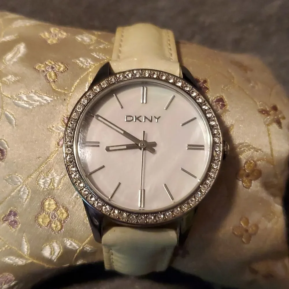 DKNY Silver Mother of Pearl & CZ Crystal Watch White Patent Band Donna Karan‎